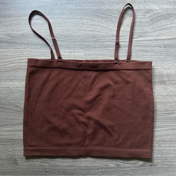 FashionNova tank - Picture 2 of 2